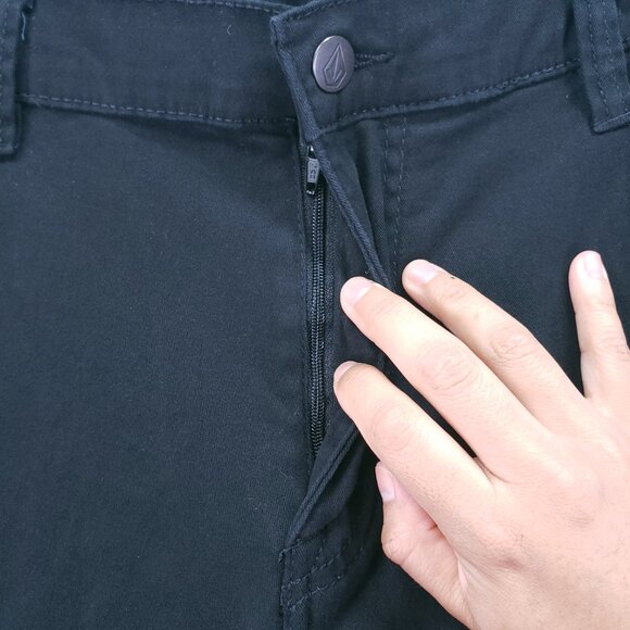 Volcom Black Y2K Punk Rock Skater Boy Chino Shorts Size 33 with Pockets - Picture 7 of 14